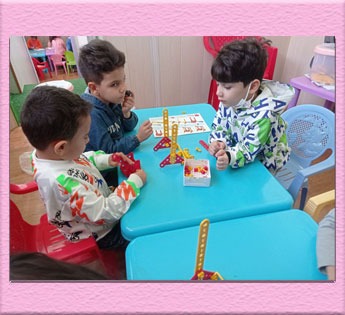 بازی با وسائل مهندسی _ فعالیت کودکان