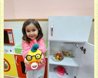 آشپزخانه و یخچال | بهترین مهدکودک در اصفهان | بهترین پیش دبستانی در اصفهان